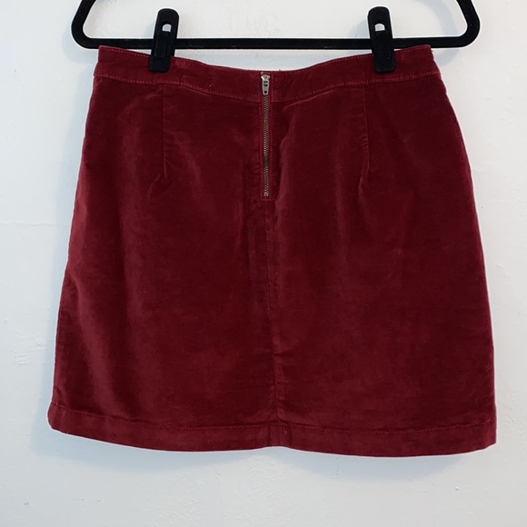 Skirt Burgundy Velvet  by Mossimo Supply & Co. Studded Pockets. NWOT - Picture 4 of 7